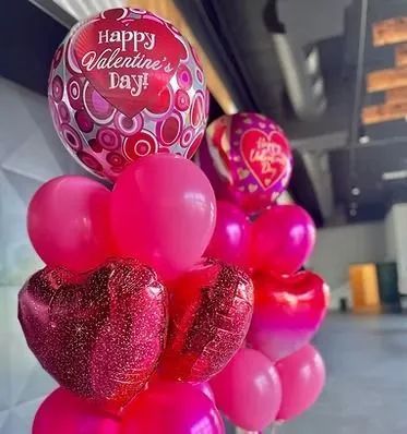 Valentine's Day balloon bouquet by AZ Party Mart
