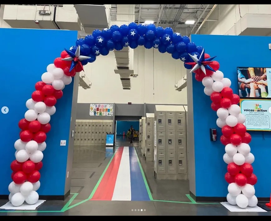 Balloon arch by AZ Party Mart