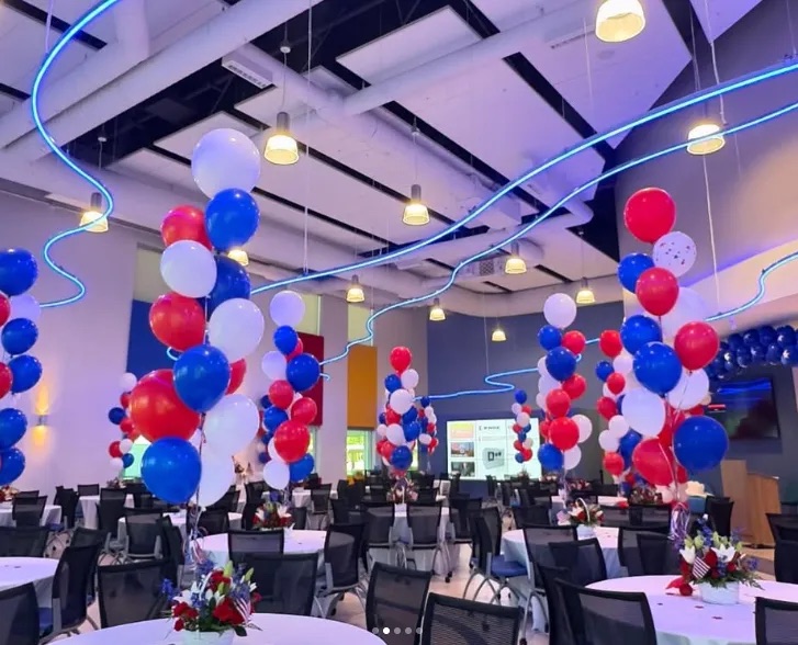 Balloon bouquet by AZ Party Mart