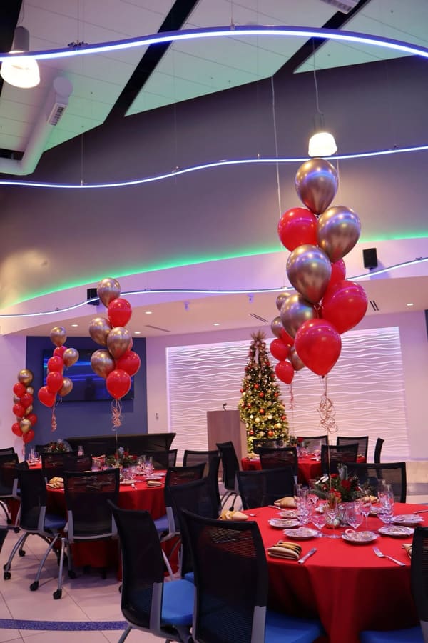 Balloon bouquet by AZ Party Mart