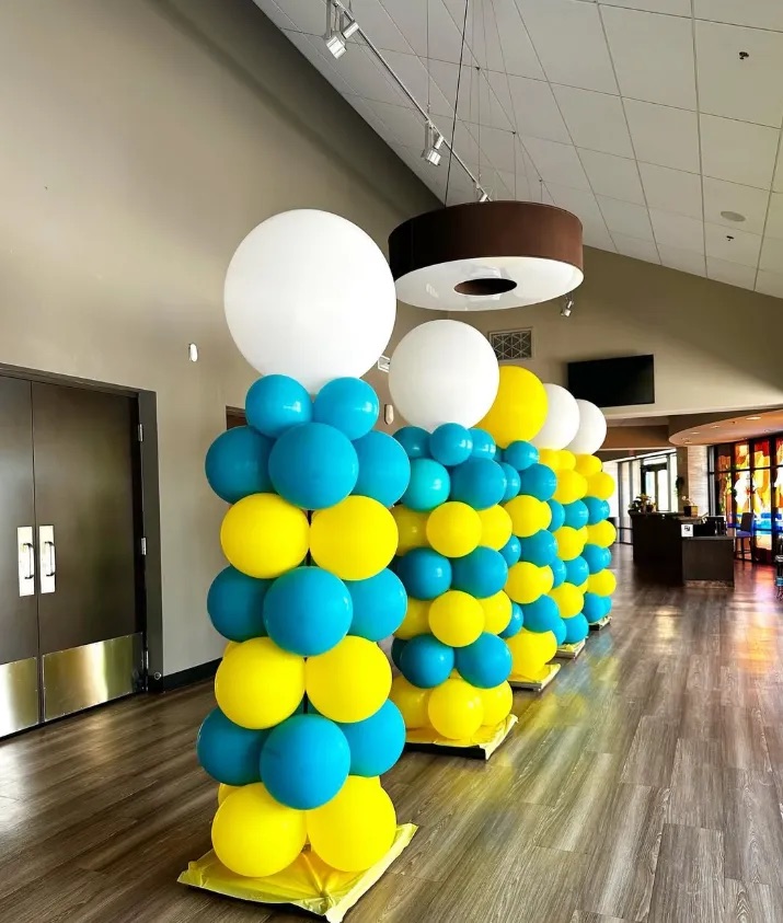 Balloon column by AZ Party Mart