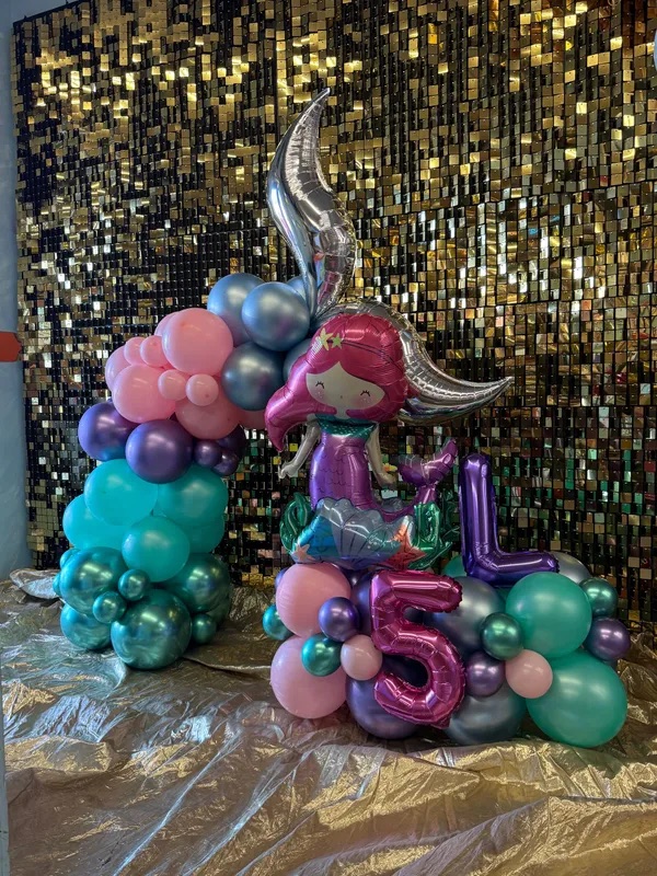 Balloon floor feature by AZ Party Mart