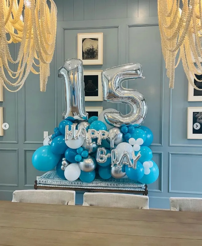 Balloon floor feature by AZ Party Mart